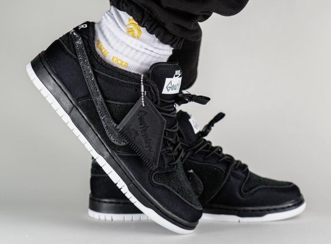 Gnarhunters x Nike SB 덩크 로우